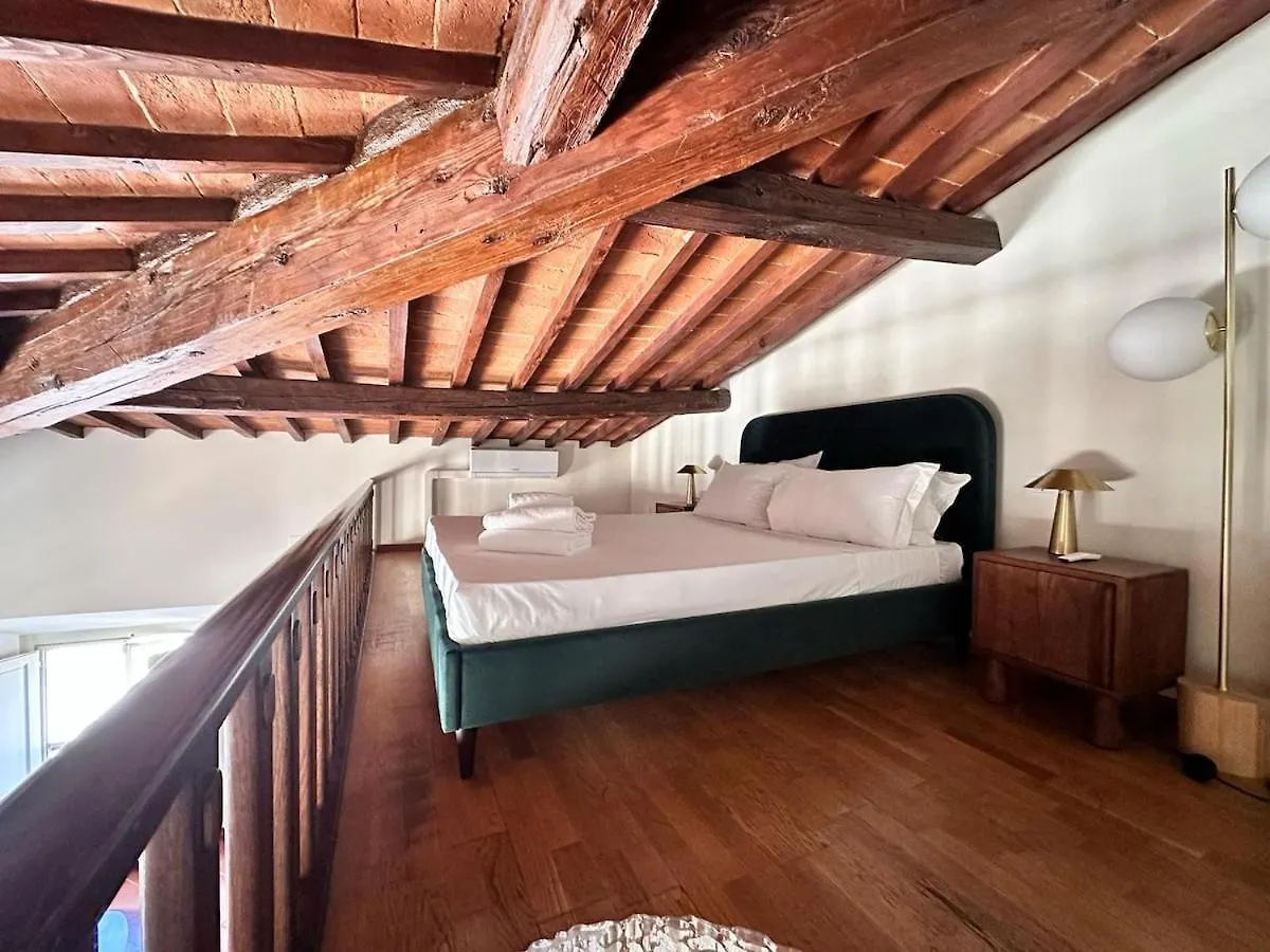 Holiday Ad Rondinelli, Firenze Italy