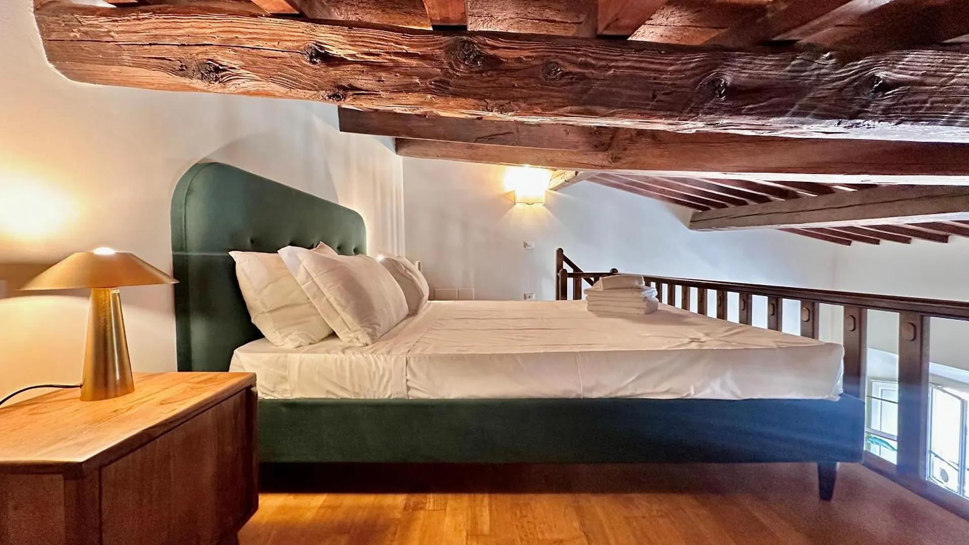 Holiday Ad Rondinelli, Firenze Italy