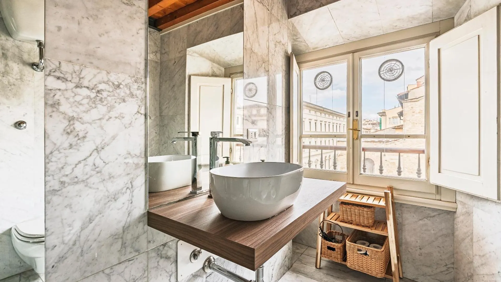 Holiday Ad Rondinelli, Firenze Italy