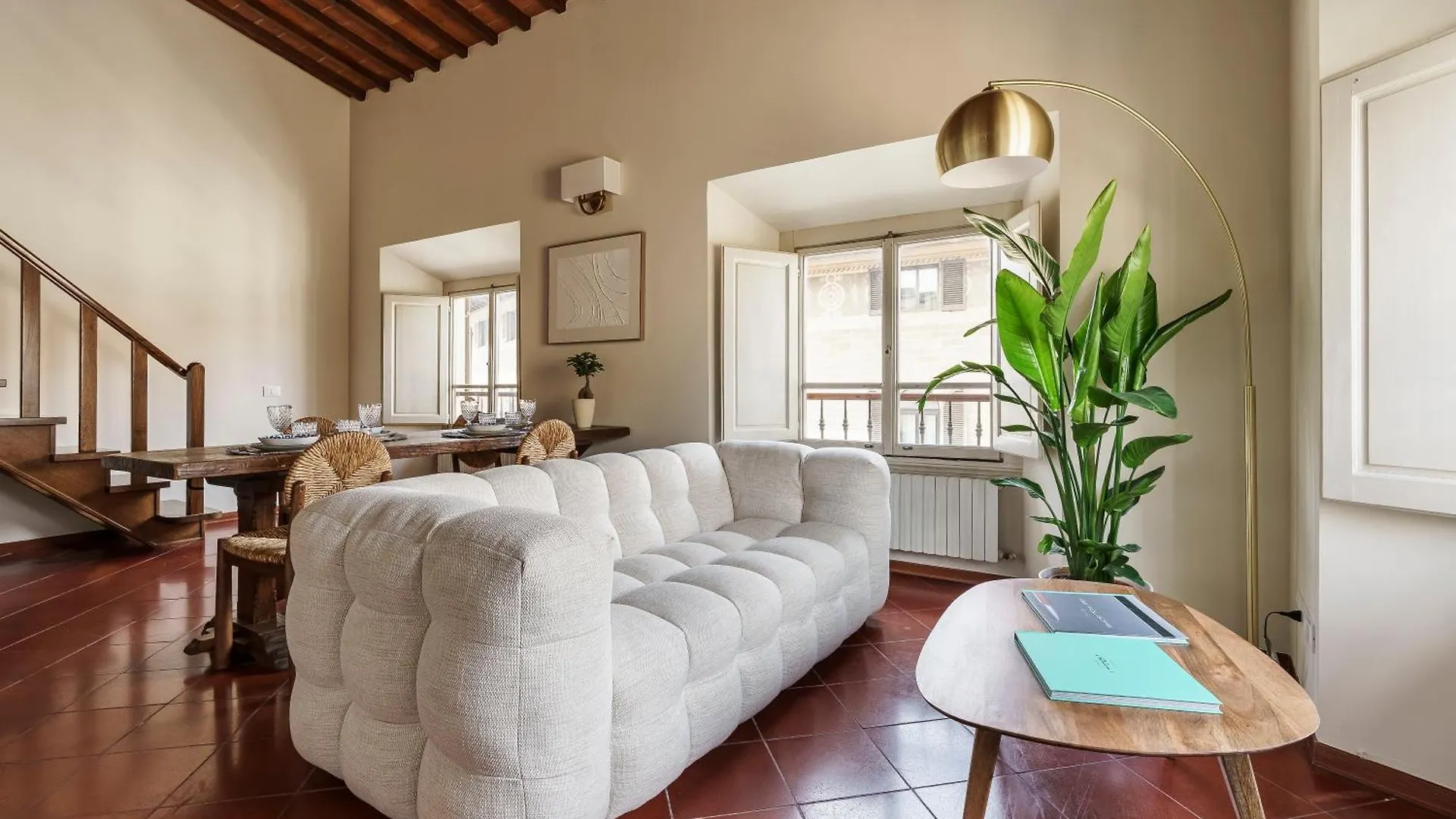 Holiday Ad Rondinelli, Firenze contacts